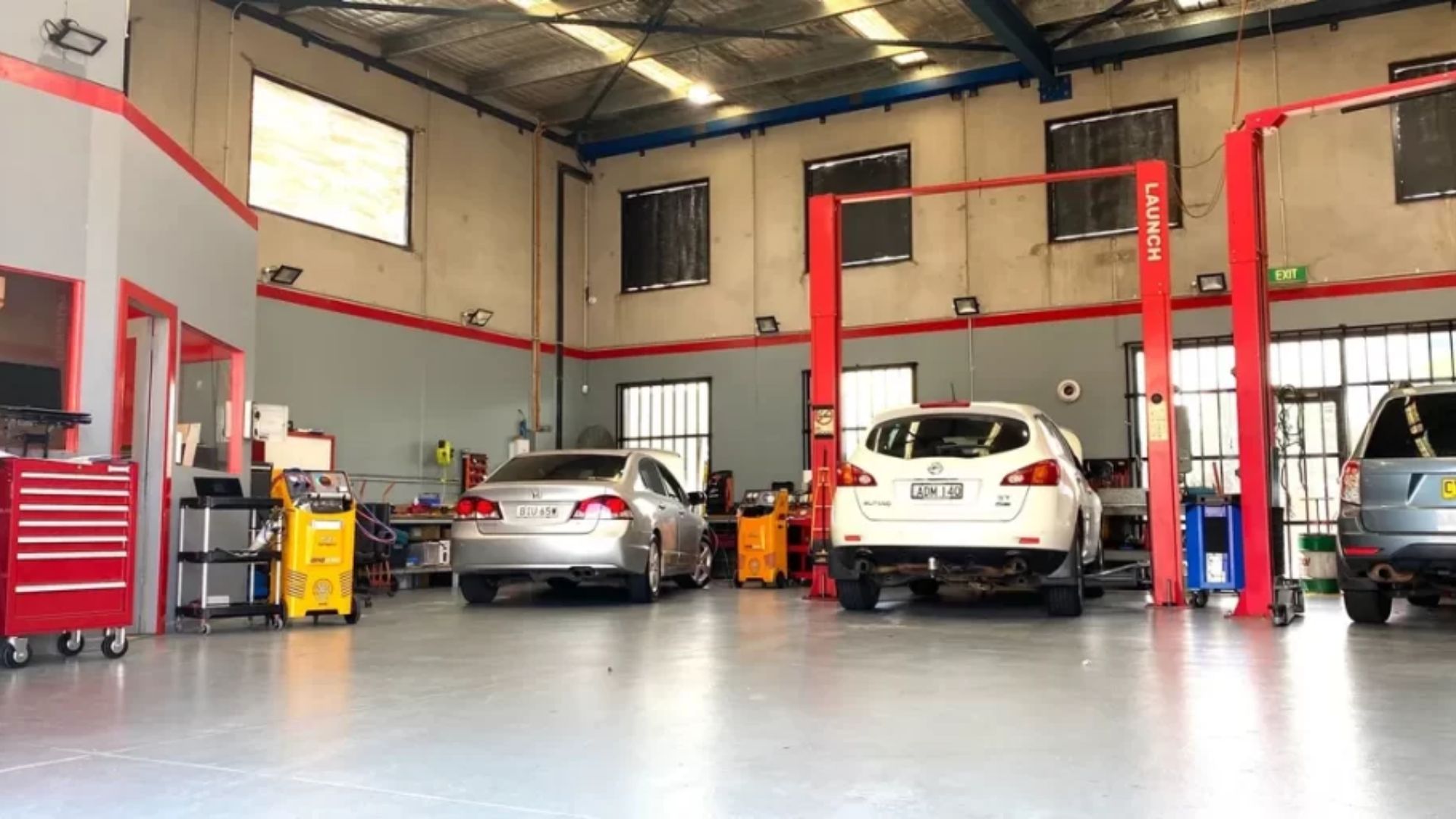 Discover the Benefits of Having a Garage in Dubai