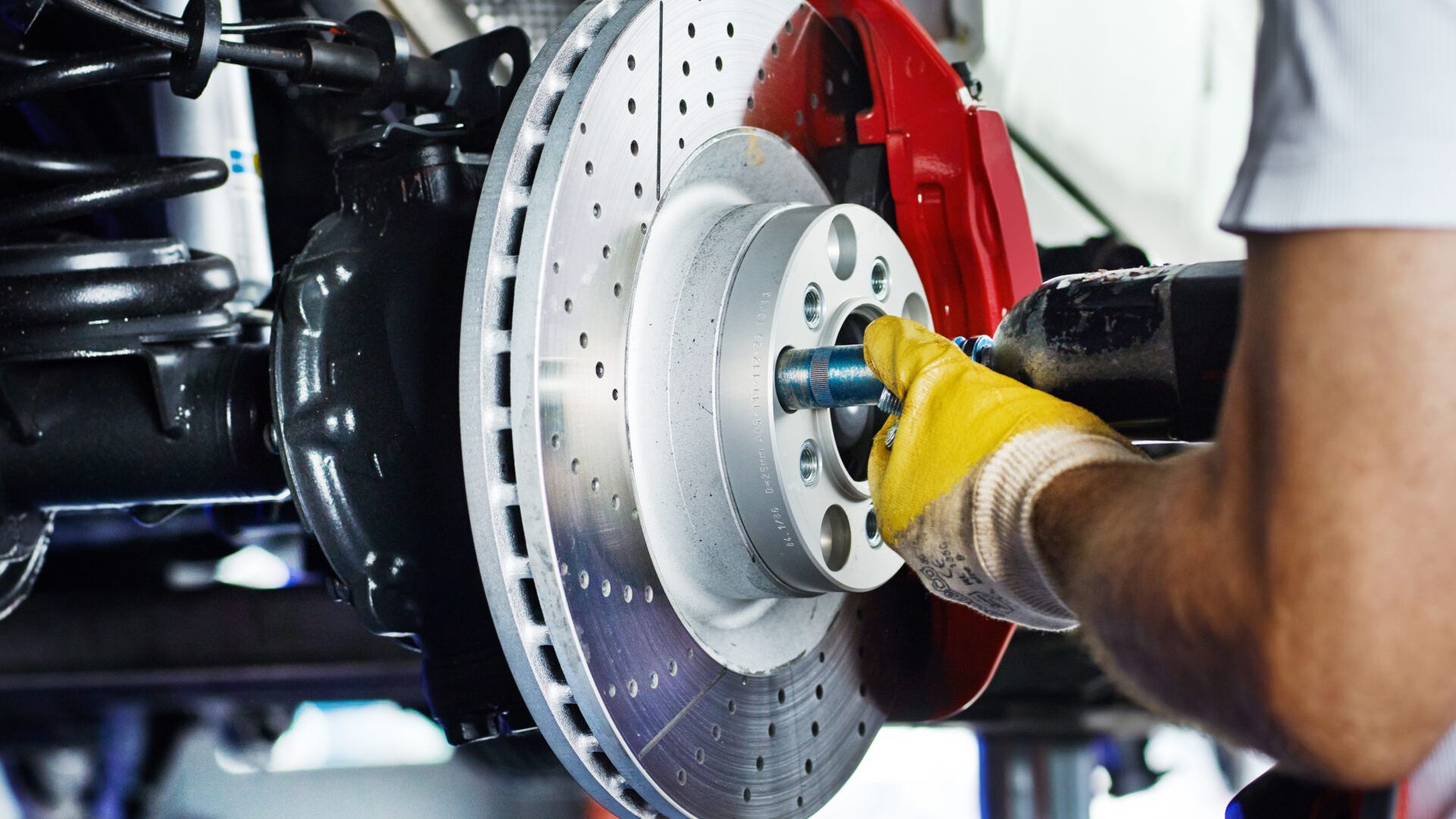 What Are the Warning Signs That Indicate Brake Maintenance is Needed
