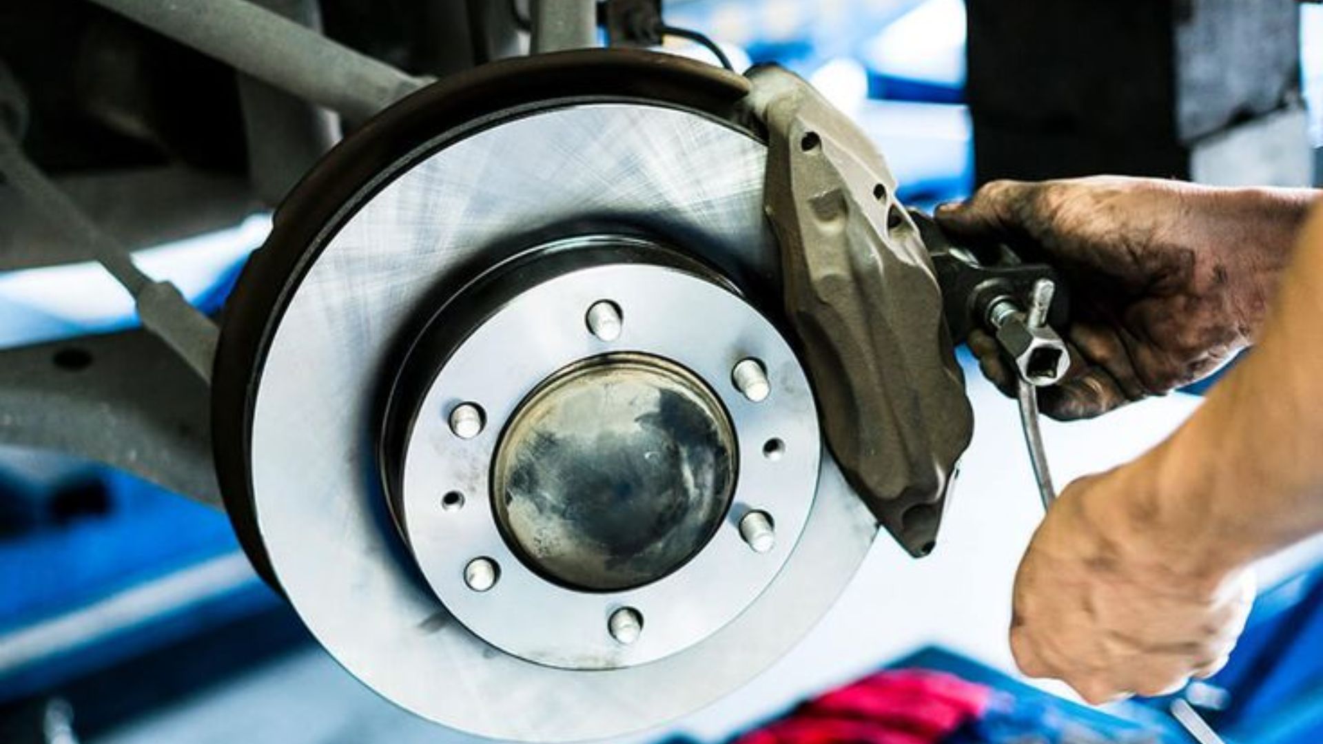 What Are the Warning Signs That Indicate Brake Maintenance is Needed